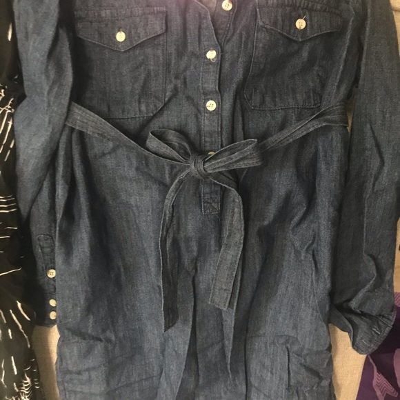 XS Maternity wardrobe- shorts are a size 2 - Picture 4 of 9